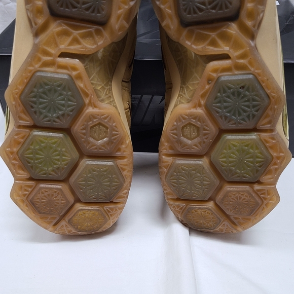 Lebron 12 Wheat - Picture 14 of 14